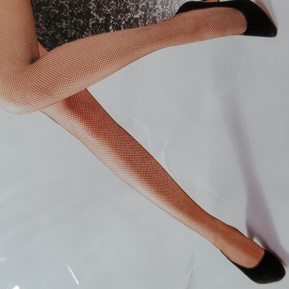 Fish Net High-Support Pantyhose - Picture 13 of 16
